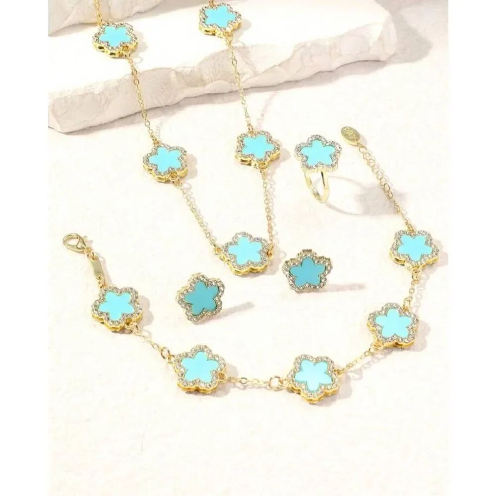 Clover Jewelry Set - Picture 5 of 7